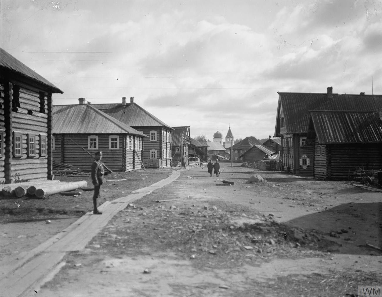 Q 16821-A British sentry on the main street of Lijma, 16th September 1919